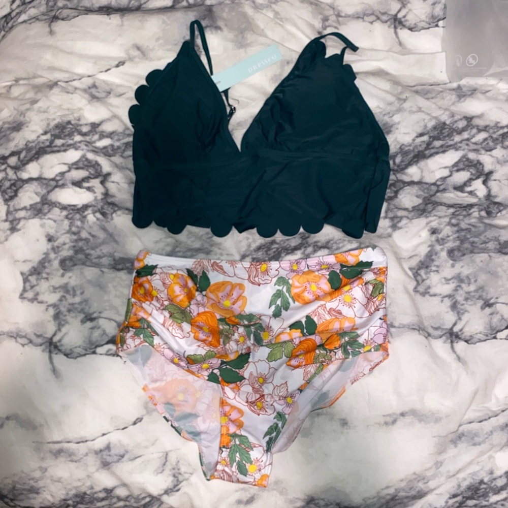 Dressfo Low Cut Floral Print Scalloped Tankini